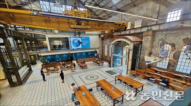 호주를 대표하는 딥테크 허브인 ‘시카다이노베이션스’는 19세기부터 사용되던 철도 기관차 공장인 ‘이브리 레일웨이 워크숍스’를 개조해 사용 중이다.