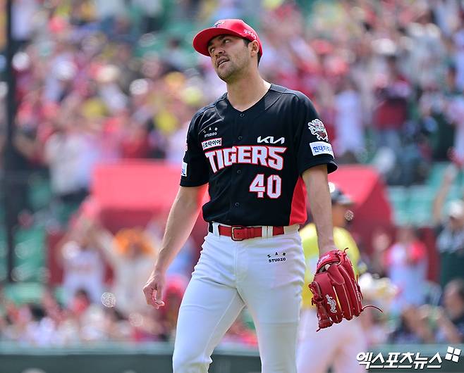 11일 오후 인천SSG랜더스필드에서 열린 '2025 신한 SOL Bank KBO리그' KIA 타이거즈와 SSG 랜더스의 경기, 2회말 2사 2,3루 KIA 네일이 SSG 조형우에게 2타점 적시타를 허용한 후 아쉬워하고 있다. 엑스포츠뉴스 DB