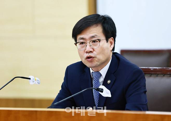 여한구 산업통상자원부 통상교섭본부장이 16일 정부세종청사 산업부 회의실에서 ‘대미(對美) 협상 TF 출범식’을 주재하고 있다.(사진=산업부)