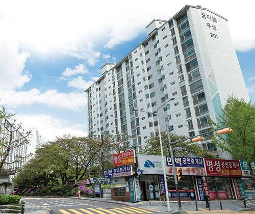 1기 선도지구로 지정된 평촌 꿈마을 아파트 단지.