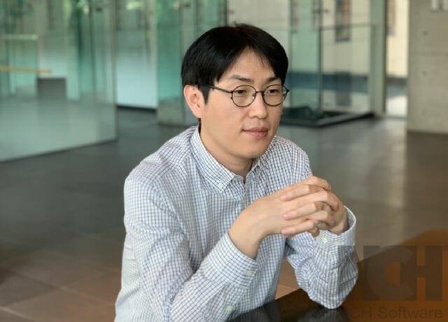 2020년 5월 네이버 클로바AI(CLOVA AI) 리서치 헤드 시절 지디넷코리아와 인터뷰하고 있는 하정우 AI수석. 당시 하 수석은 인터뷰에서 "우리나라가 세계적 AI국가가 되는데 기여하고 싶다"고 했다.