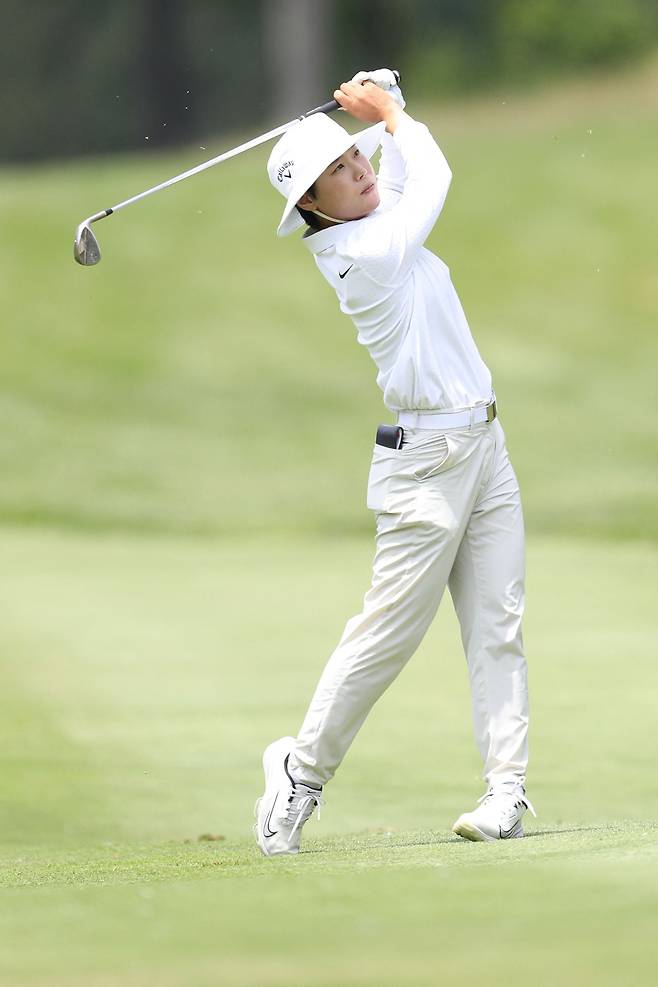 이소미가 16일 미국 미시건주 블라이더필드 컨트리클럽에서 열린 LPGA 투어 마이어 클래식 4라운드에서 16번홀 아이언샷을 하고 있다./AFP 연합뉴스