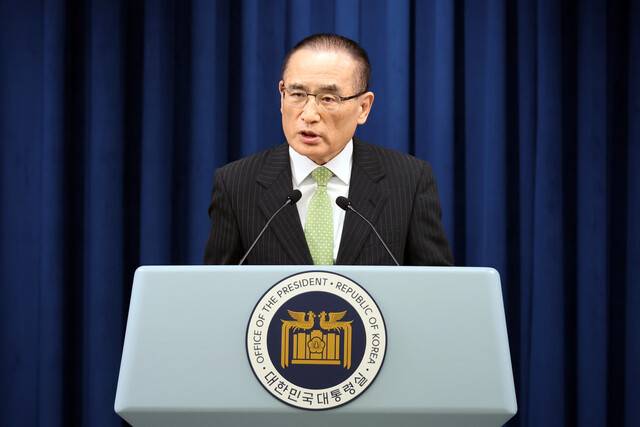 위성락 국가안보실장이 15일 서울 용산 대통령실에서 이재명 대통령 캐나다 주요 7개국(G7) 정상회의 참석 관련 설명을 하고 있다. 연합뉴스