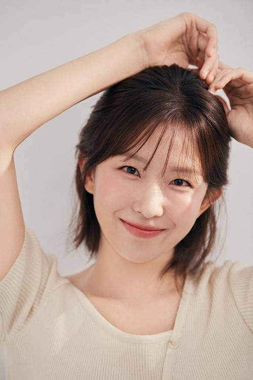 배우 윤가이가 새로운 프로필을 선보였다. 사진=위엔터테인먼트