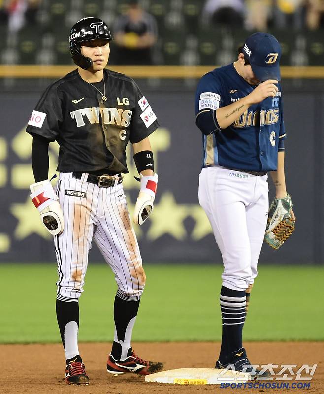 17일 잠실구장에서 열린 LG와 NC의 경기. 7회말 2루 도루를 성공시킨 LG 박해민. 이 도루로 박해민은 12년 연속 20도루를 성공시켰다. 잠실=송정헌 기자songs@sportschosun.com/2025.06.17/