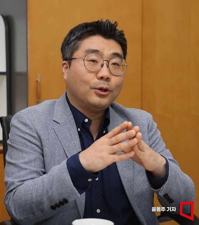 송시용 LG전자 스마트팩토리사업담당 상무가 경기도 평택 LG전자 생산기술원에서 아시아경제와 인터뷰를 하고 있다. 윤동주 기자