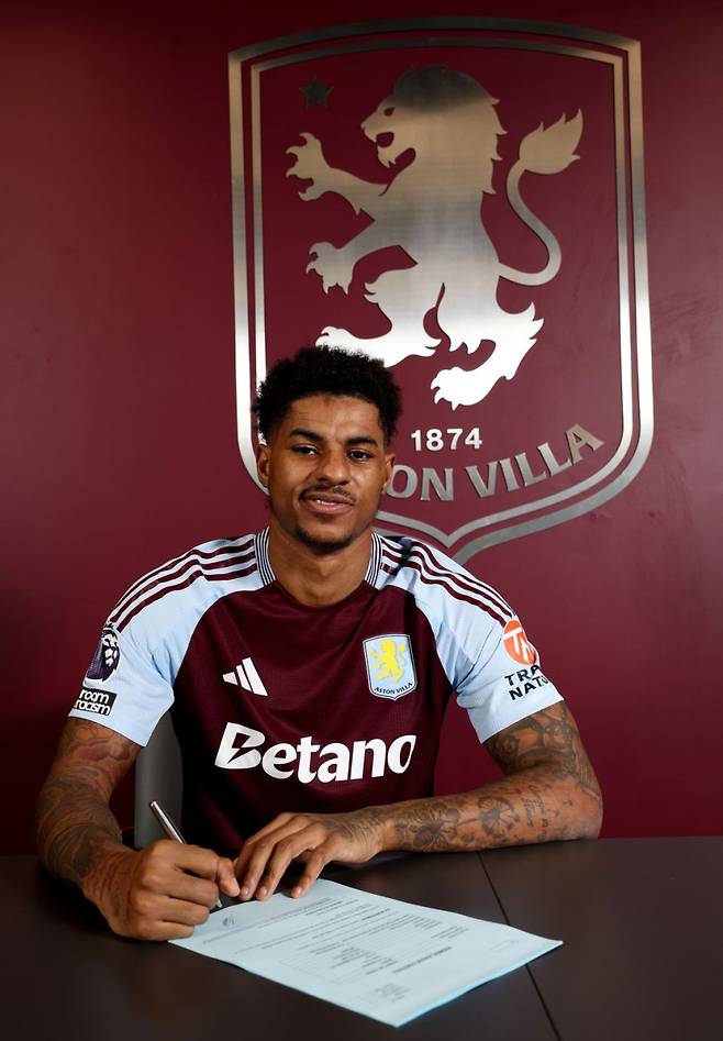 3일 빌라와 임대 계약을 맺은 공격수 래시포드. 사진=빌라