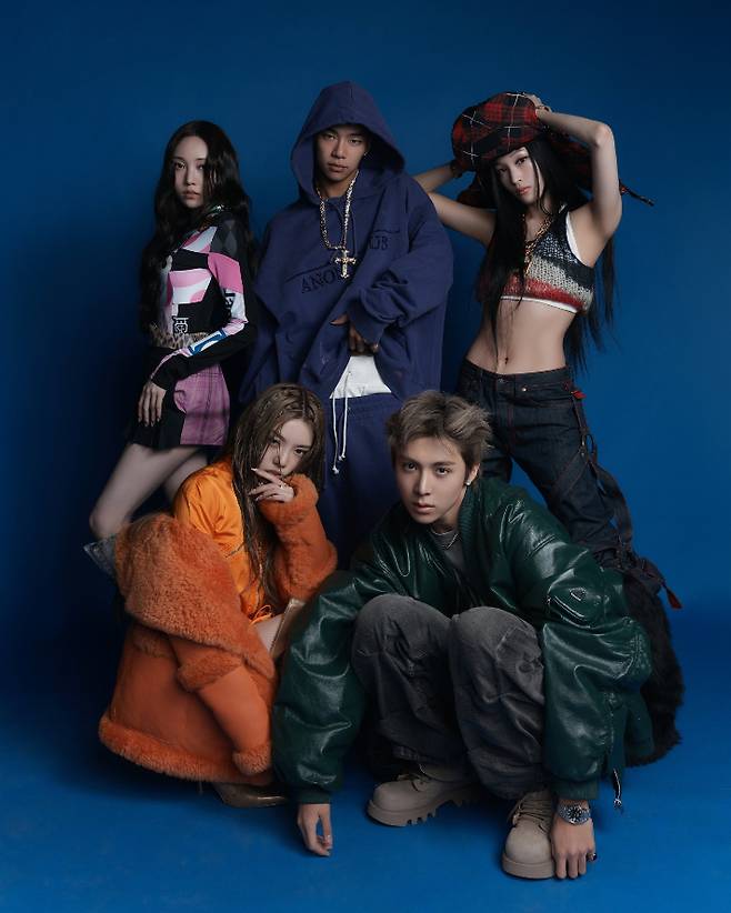 16일 신곡 '페이머스' 뮤직비디오를 공개한 올데이 프로젝트. 더블랙레이블 제공