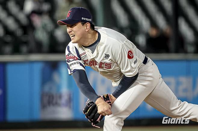 롯데 마무리 김원중이 통산 500세이브 달성을 눈앞에 두고 있다. 사진제공|롯데 자이언츠