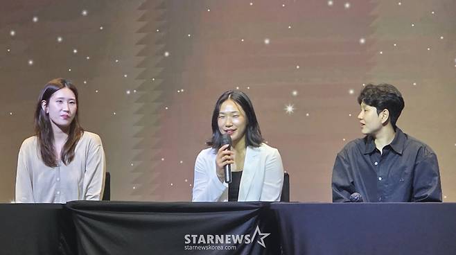 16일 서울 여의도 글래드 호텔에서 진행된 2024~2025 V리그 통합우승 축승연 전 간담회에 참석한 흥국생명 김수지(왼쪽부터), 이고은, 신연경. /사진=김명석 기자