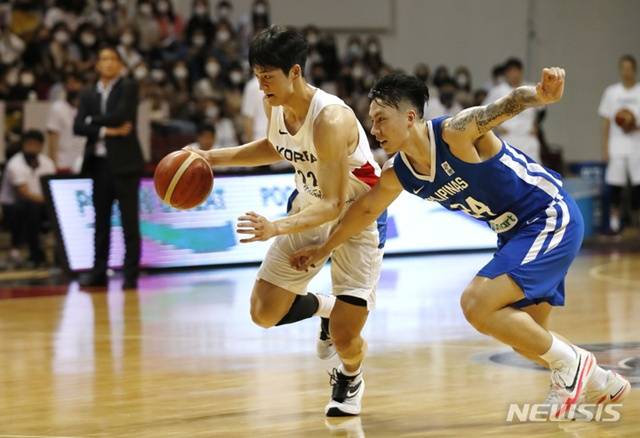 경기에 집중하는 여준석. /사진=뉴시스 제공