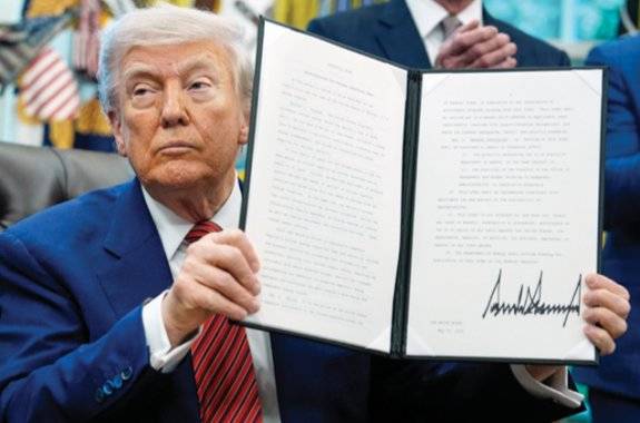 도널드 트럼프 미국 대통령이 5월 24일(현지 시간) 원전 확대에 관한 행정명령에 서명했다. 뉴시스