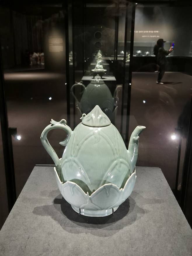 청자죽순모양주자와 승반.