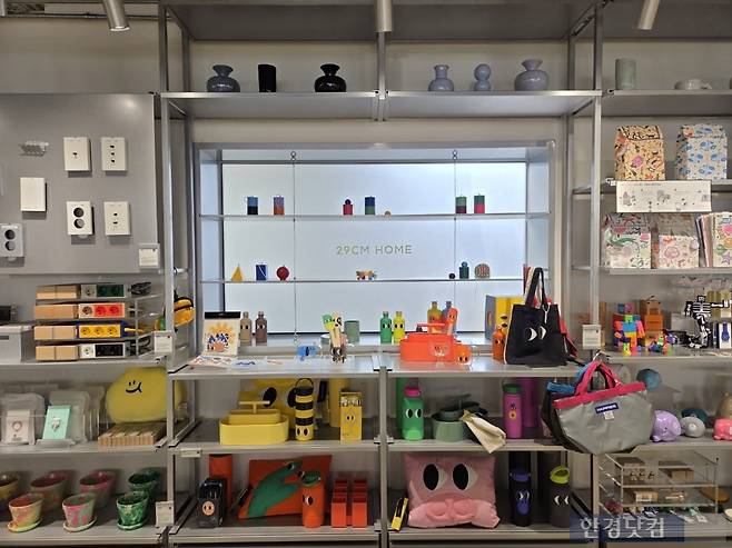 18일 방문한 '이구홈 성수' 내 '그리팅 라운지' 공간./사진=박수림 기자