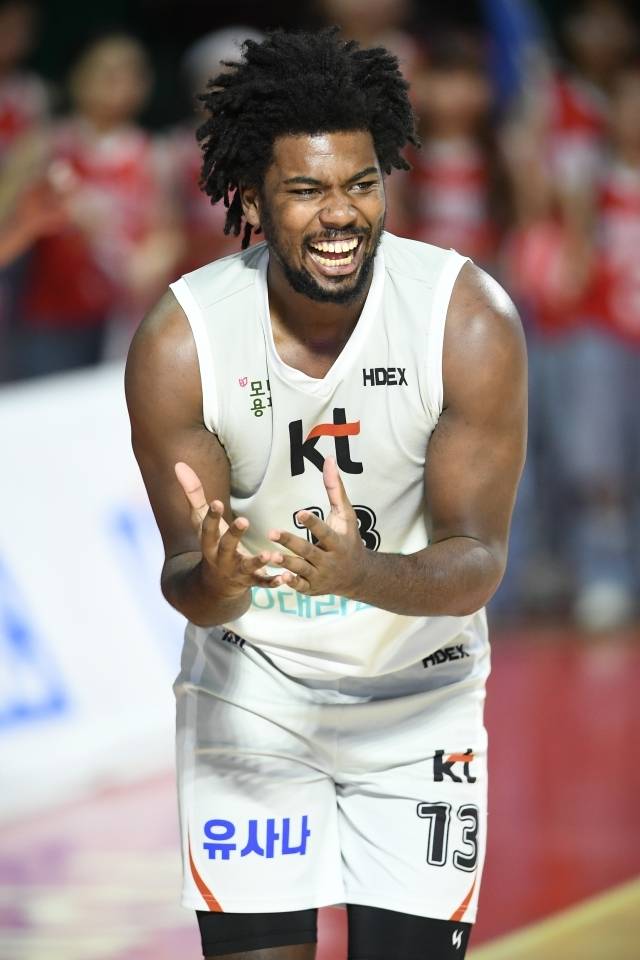 해먼즈는 지난 2024-25시즌 수원 kt에서 활약했다. 그는 52경기 출전, 평균 28분 9초 동안 17.7점 9.6리바운드 1.6어시스트 1.1스틸을 기록했다. 사진=KBL 제공