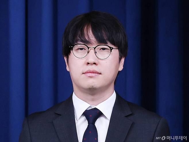 지난 15일 서울 용산구 대통령실 청사에서 열린 인선 관련 브리핑에서 AI 미래기획수석에 임명된 하정우 네이버AI혁신센터장이 참석하고 있다. /사진=뉴스1