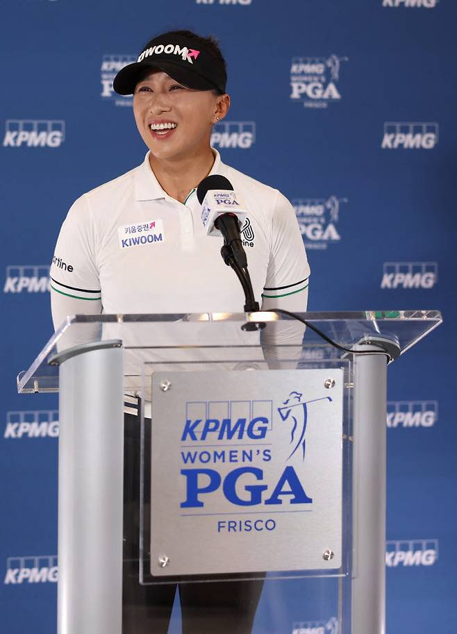 양희영이 19일(한국시간) 미국 텍사스주 프리스코의 필즈 랜치 이스트 앳 PGA 프리스코에서 열린 제71회 KPMG 여자 PGA 챔피언십 공식 기자회견에서 답변하고 있다.(사진=AFPBBNews)