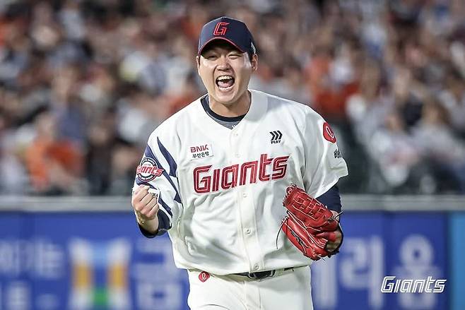 19일 부산 사직구장에서 열린 한화 이글스와 경기에 선발투수로 나선 롯데 자이언츠 나균안