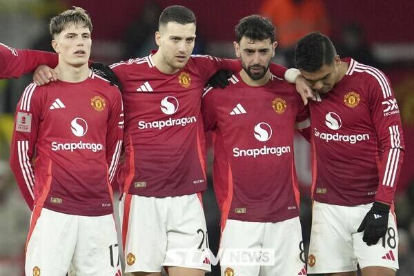 맨체스터 유나이티드(맨유)의 알레한드로 가르나초, 디오고 달롯, 브루노 페르난데스. 사진┃뉴시스/AP