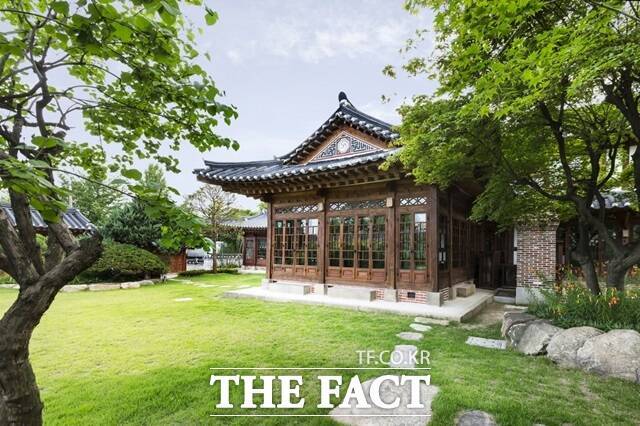 서울시가 제2인생 출발선에 선 예비부부들의 고민과 어려움을 해결하기 위해 나선다. 사진은 백인제 가옥./서울시