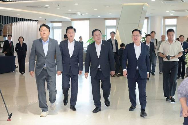 시계방향으로 김영환 충북지사, 김태흠 충남지사, 최민호 세종시장, 이장우 대전시장.