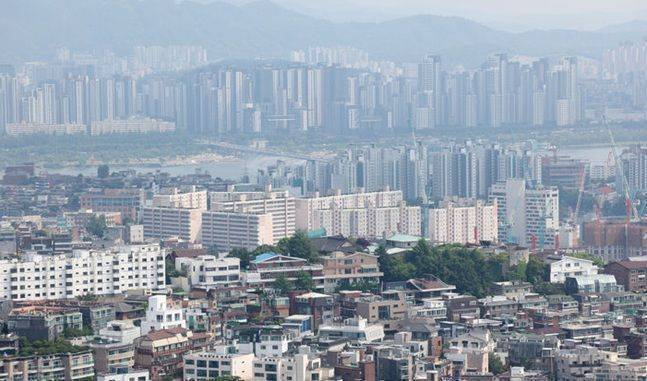 서울 남산에서 바라본 시내 주택단지. ⓒ 뉴시스