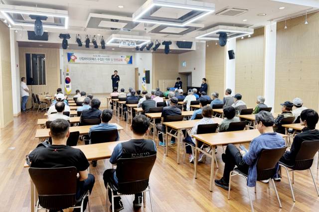 17일 청송문화예술회관 소공연장에서