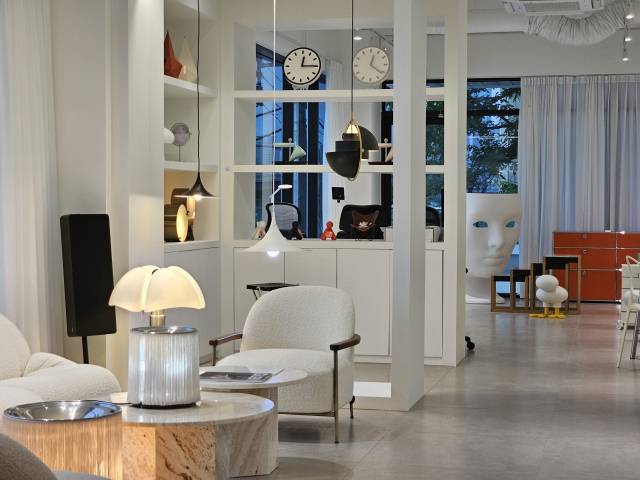 ‘더엘’ 건물 2층엔 ‘구비’와 ‘마지스’ 등 고급 브랜드 가구와 오브제들이 전시돼 있다. 조경건 부산닷컴 기자