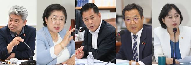 원내대표에 도전한 민주당 재선 의원들. 왼쪽부터 강철남, 김경미, 김대진, 송창권, 이승아.