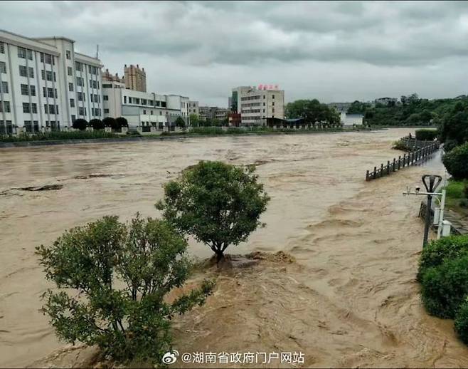 폭우가 내린 중국 후난성 모습. 후난성 인민정부 공식 웨이보.