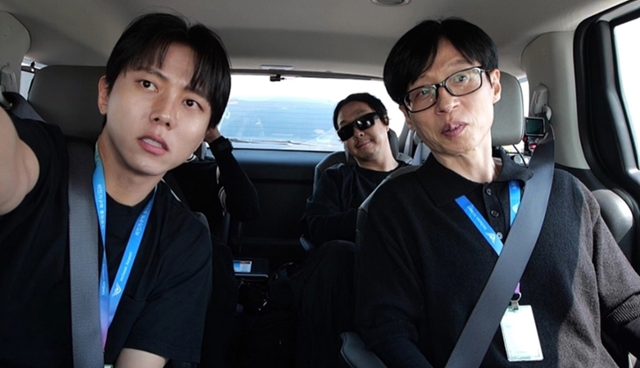 '놀면 뭐하니?'에서 인천국제공항 일일 직원으로 취업한 유재석 하하 주우재 이이경의 '공항 노동 어드벤처'가 펼쳐진다. 유재석은 공항 가는 길에 가족을 떠올린다. MBC 제공