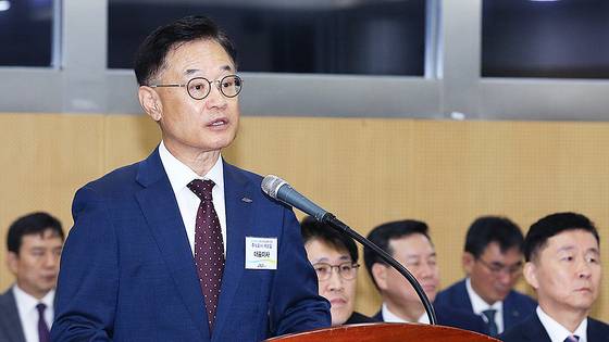 이종국 SR 대표이사가 지난해 10월 열린 국회 국토교통위원회의 국정감사에서 업무보고를 하고 있다. 뉴스1