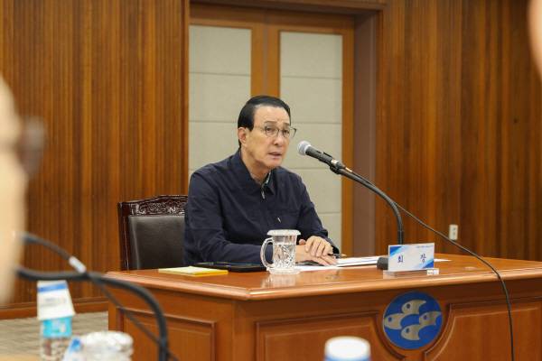 노동진 수협중앙회 회장이 20일 열린 ‘여름철 자연재해 대비 특별점검 회의’에서 철저한 사전 예방과 신속한 사후 지원을 당부하고 있다. 수협 제공