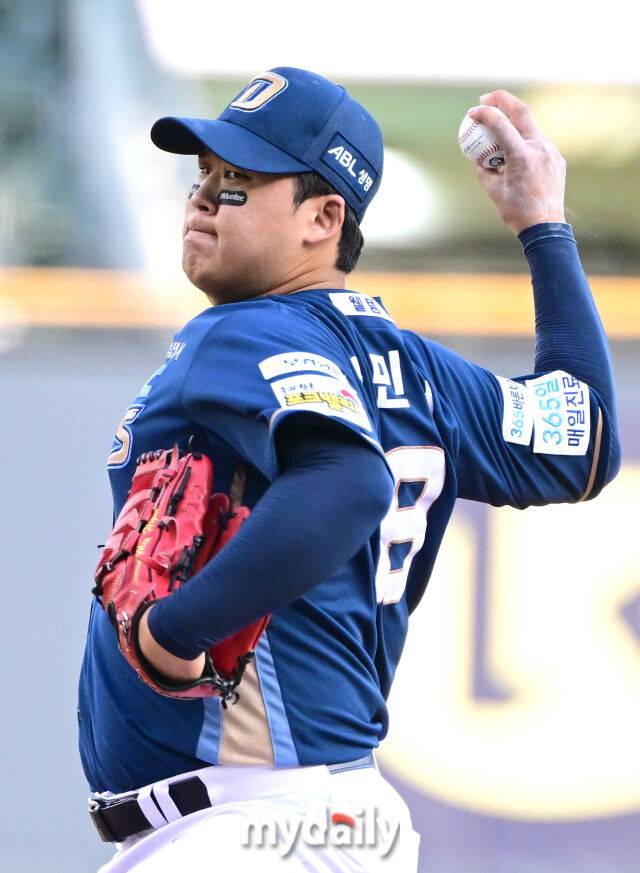 2025년 6월 19일 오후 서울 잠실구장에서 '2025 신한 SOL뱅크 KBO 리그' NC 다이노스와 LG 트윈스의 경기. NC 선발투수 신민혁이 역투하고 있다./마이데일리