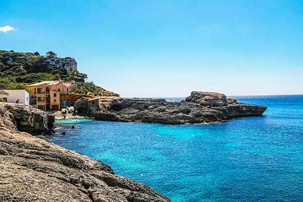 알무니아 해변.