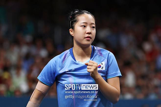 ▲ 한국 여자탁구 에이스 신유빈(사진)이 새 여자복식 파트너 최효주와 손을 맞춰 나선 2025 WTT(월드테이블테니스) 스타 컨텐더 류블랴나 여자 복식에서 8강에 진출했다. 혼합복식 역시 8강에 올라 대회 '멀티 메달'을 향한 순항을 이어 갔다.