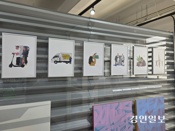 사회문제를 예술 언어로 형상화한 작업을 주로 선보이는 순이지 작가의 작품들. 2025. 6. 20 / 이시은기자 see@kyeongin.com