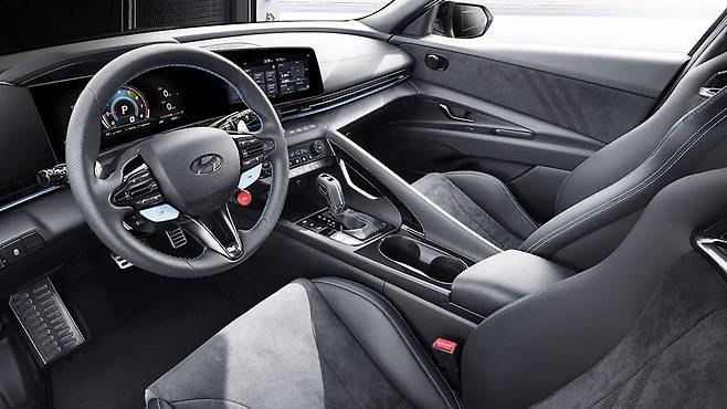 현대차 아반떼 N 실내