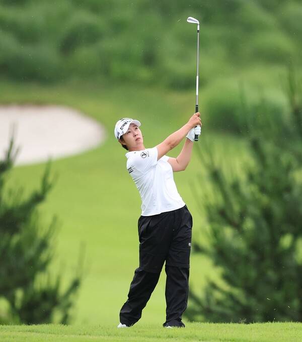 2025년 더헤븐 마스터즈에 출전한 박지영 프로가 1라운드에서 경기하는 모습이다. 사진제공=KLPGA