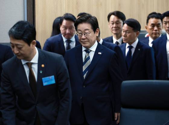 이재명 대통령이 20일 울산전시컨벤션센터에서 열린 인공지능(AI) 글로벌 협력 기업 간담회에 참석하고 있다. 연합뉴스