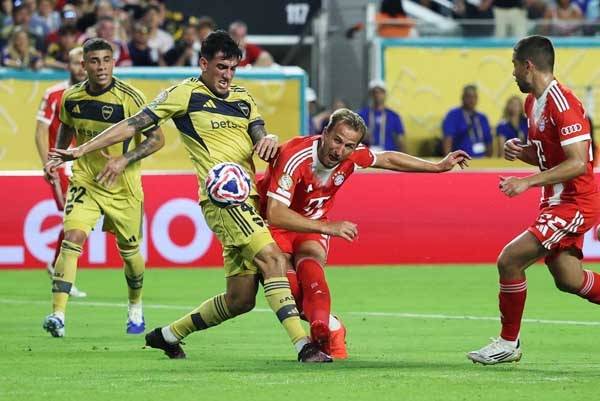 두 팀은 이날 치열한 승부를 벌였다. 사진= REUTERS= 연합뉴스 제공