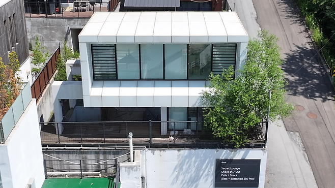 경매로 나온 경기도 양평군의 풀빌라 모습. 안경찬PD