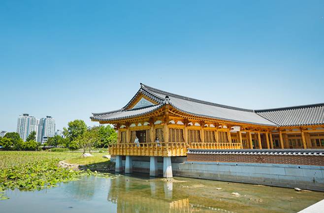 전주 연화정도서관. 전주다움