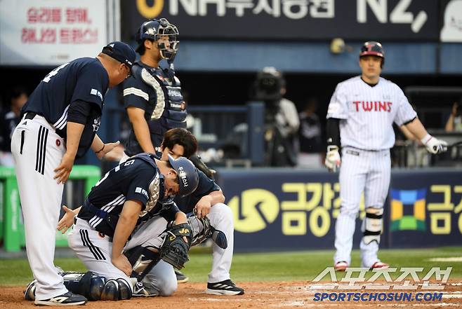 시간이 필요했던 포수 양의지는 교체 없이 끝까지 홈을 지켰다.