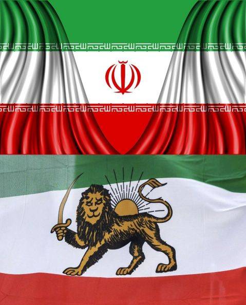 현대 이란 공화국(위)의 국기와 1979년까지 쓰인 이란 제국의 국기. 이란 공화국은 제국의 사자 문양을 이슬람의 상징인 '초승달과 칼'로 대체했다. 옛 이란 제국 국기는 공화국 신정에 반대하는 이란민주주의전국연합(NUFDI) 등 반정부 조직이 사용하고 있다. 픽사베이, NUFDI 홈페이지