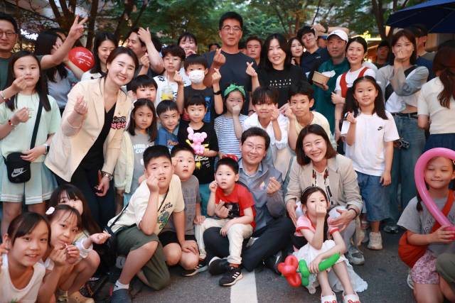 이상일 시장이 제1회 BOCA 커피 페스타에 참석해 시민, 상인들과 소통했다./사진제공=용인특례시