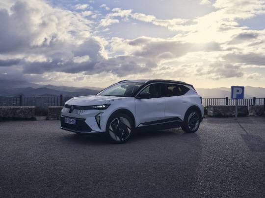 르노 세닉 E-테크 100% 일렉트릭. 르노코리아 제공