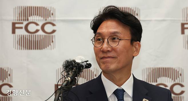 김민석 국무총리 후보자가 지난 17일 서울 중구 한국프레스센터에서 열린 외신기자간담회에 참석해 있다. 권도현 기자