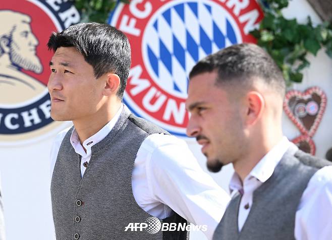 바이에른 뮌헨 김민재(왼쪽). /AFPBBNews=뉴스1