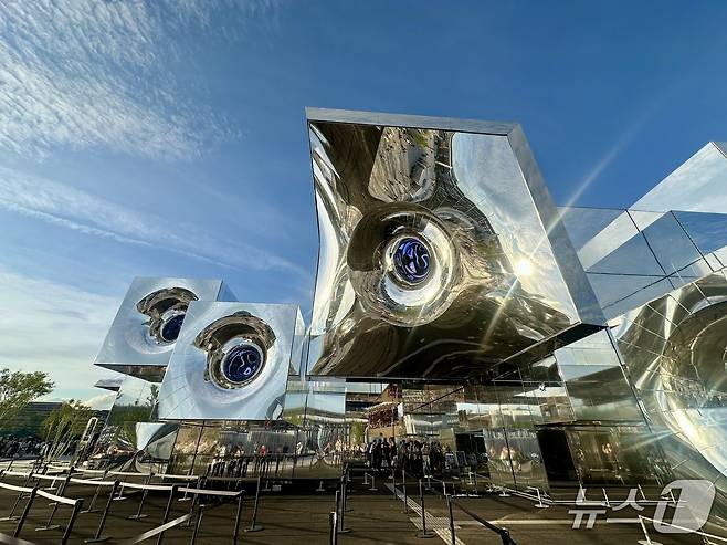 시그니처 파빌리온 중 하나인 null²의 외관ⓒ News1 윤슬빈 기자